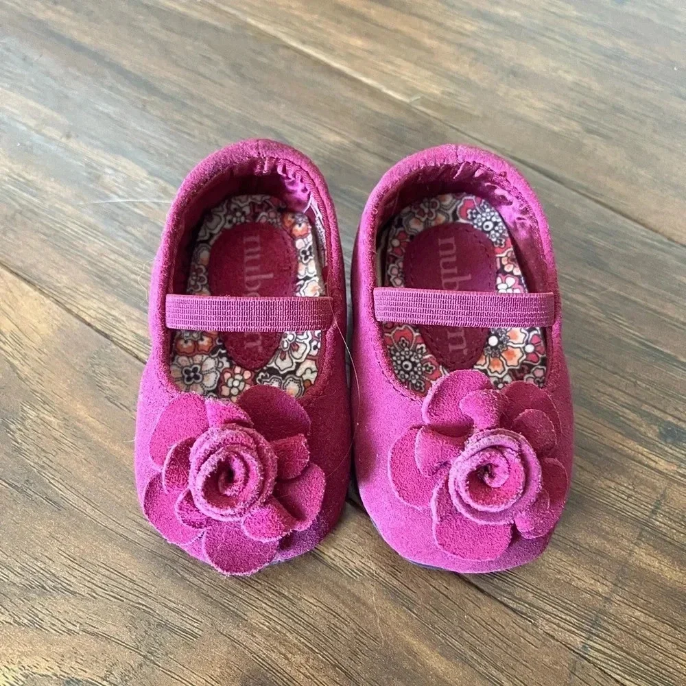 Nuborn by Bjorn infant suede fuchsia dress shoesNWT- Size 1